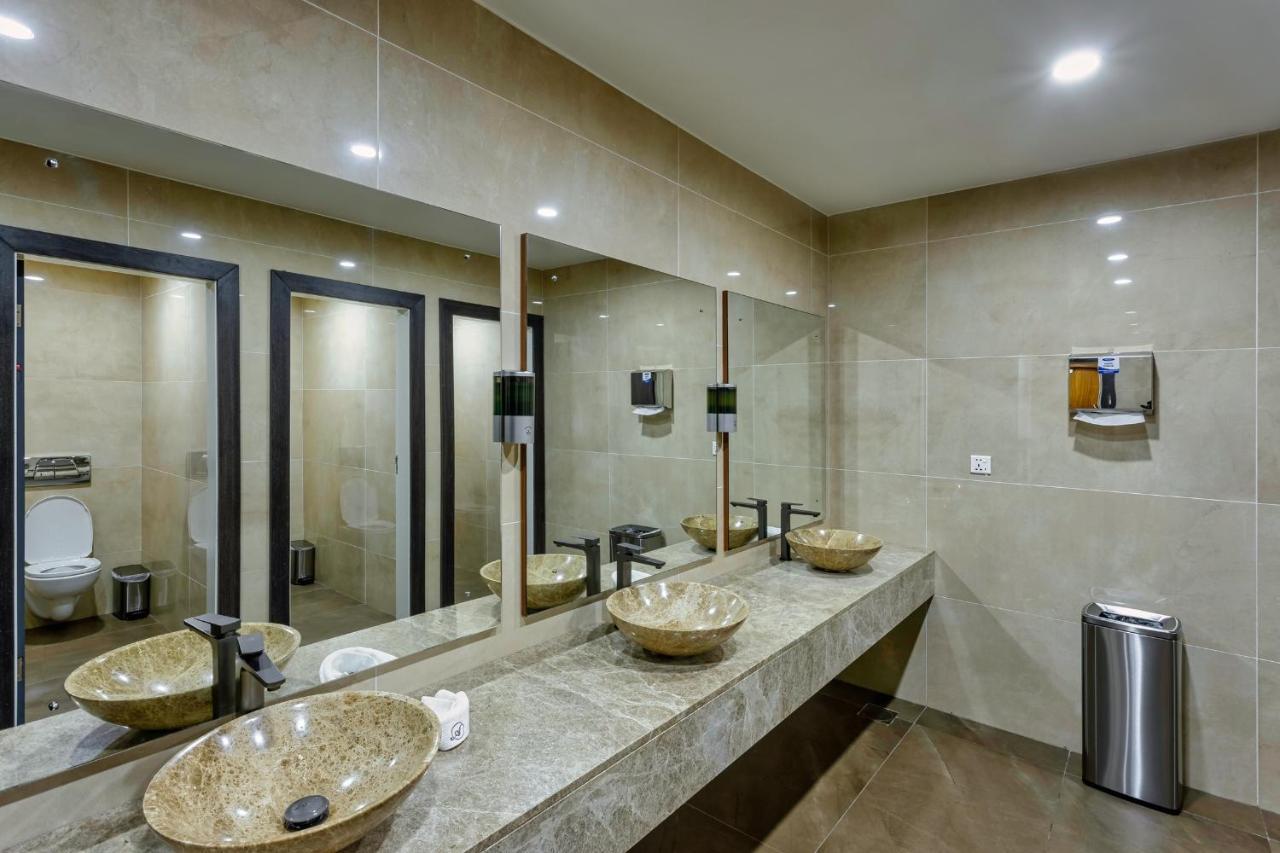 Alisa Hotel تيما المظهر الخارجي الصورة